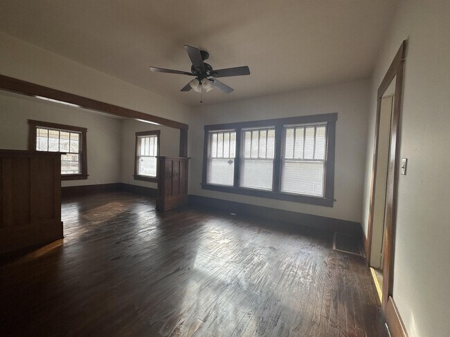 Building Photo - 907 N Faulkner St