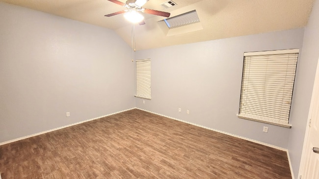 Building Photo - 2820 Golden Meadow Ave