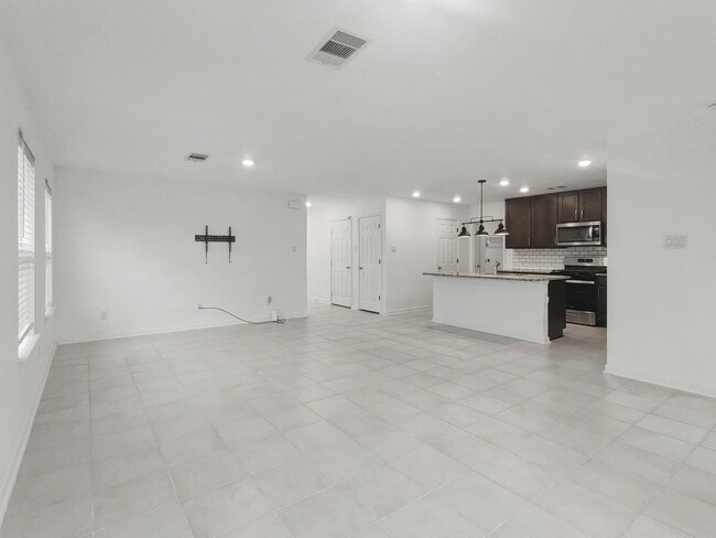 Foto del edificio - 1310 Cardinal Trl