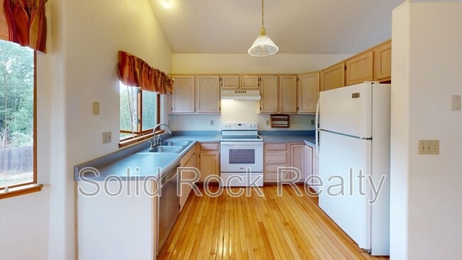 Building Photo - 2580 Lyncrest Dr