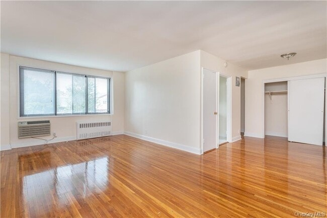 Foto del edificio - 411 Bronx River Rd