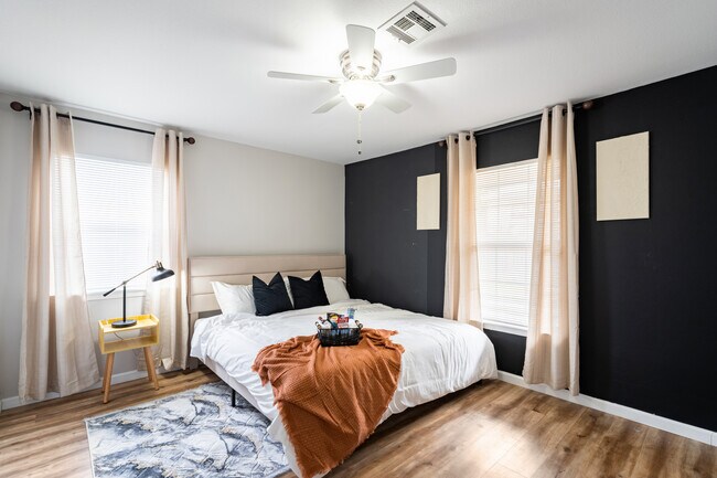 Foto del edificio - 1312 E 52nd St