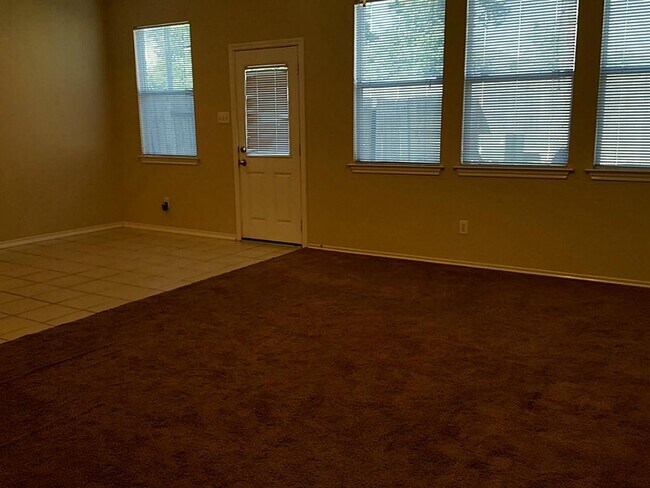 Foto del edificio - 111 Gallery Cove Ct