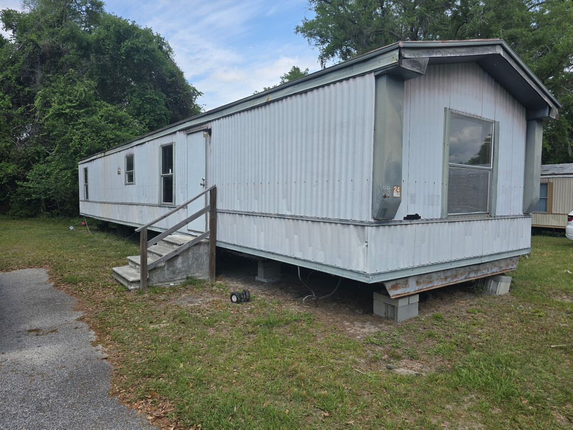 Foto principal - 472 Ruben Wells Rd