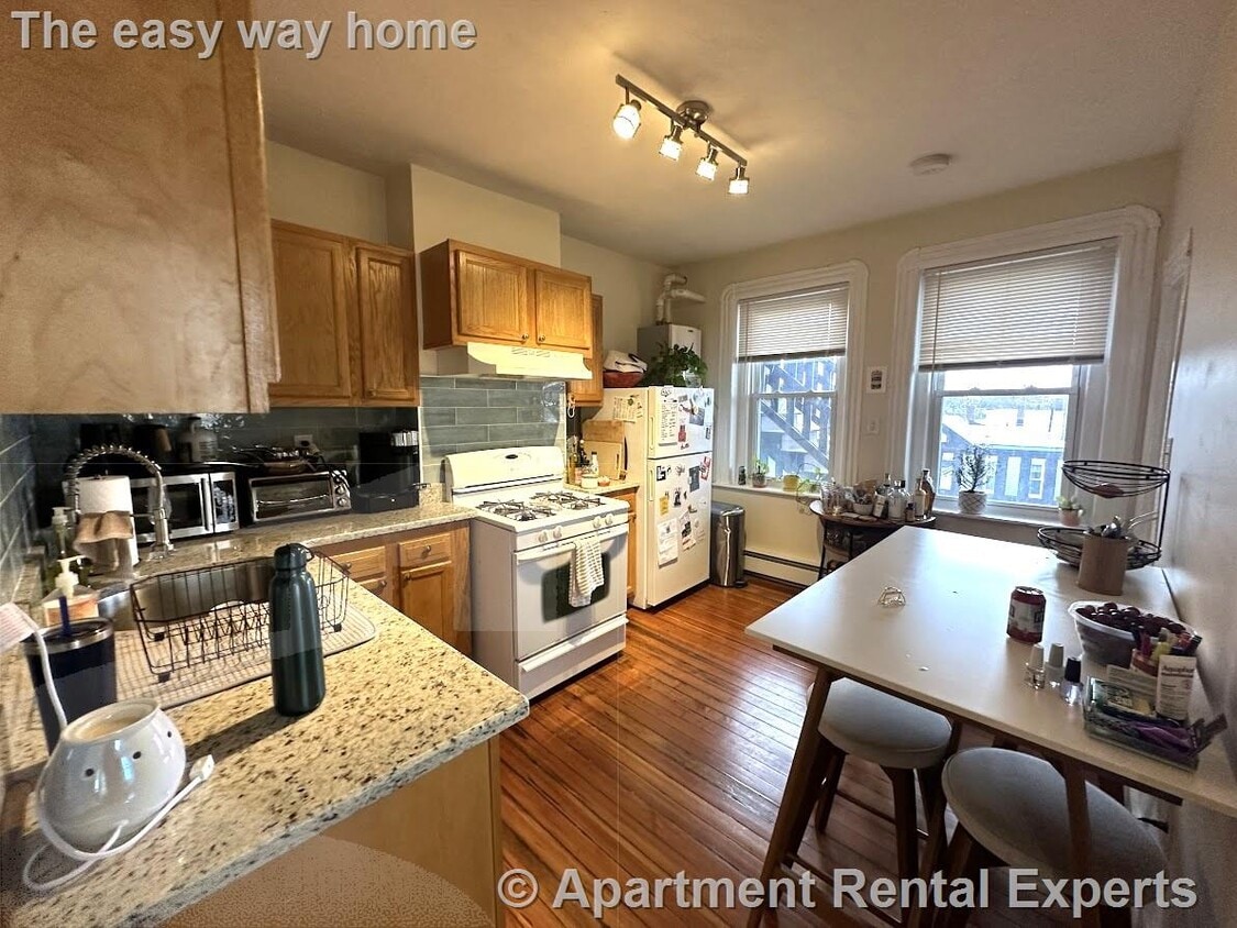 Photo - 1056 Cambridge St Unit #4R