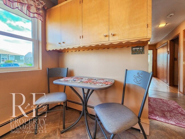 Foto del edificio - 2113 Brashem Ave