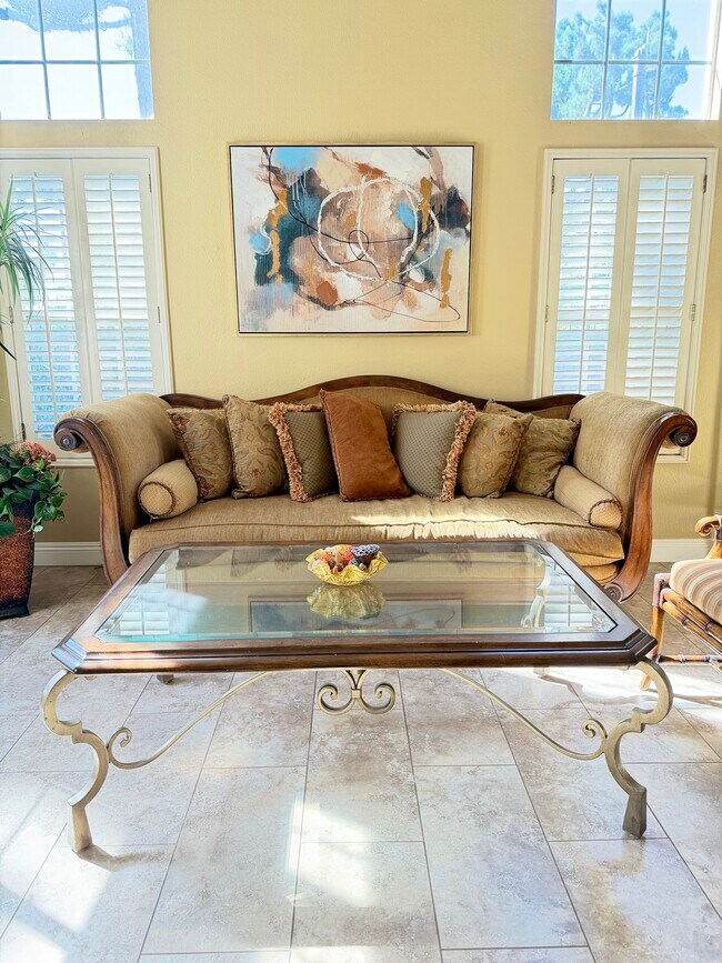 Foto del edificio - 2356 Cll Petula