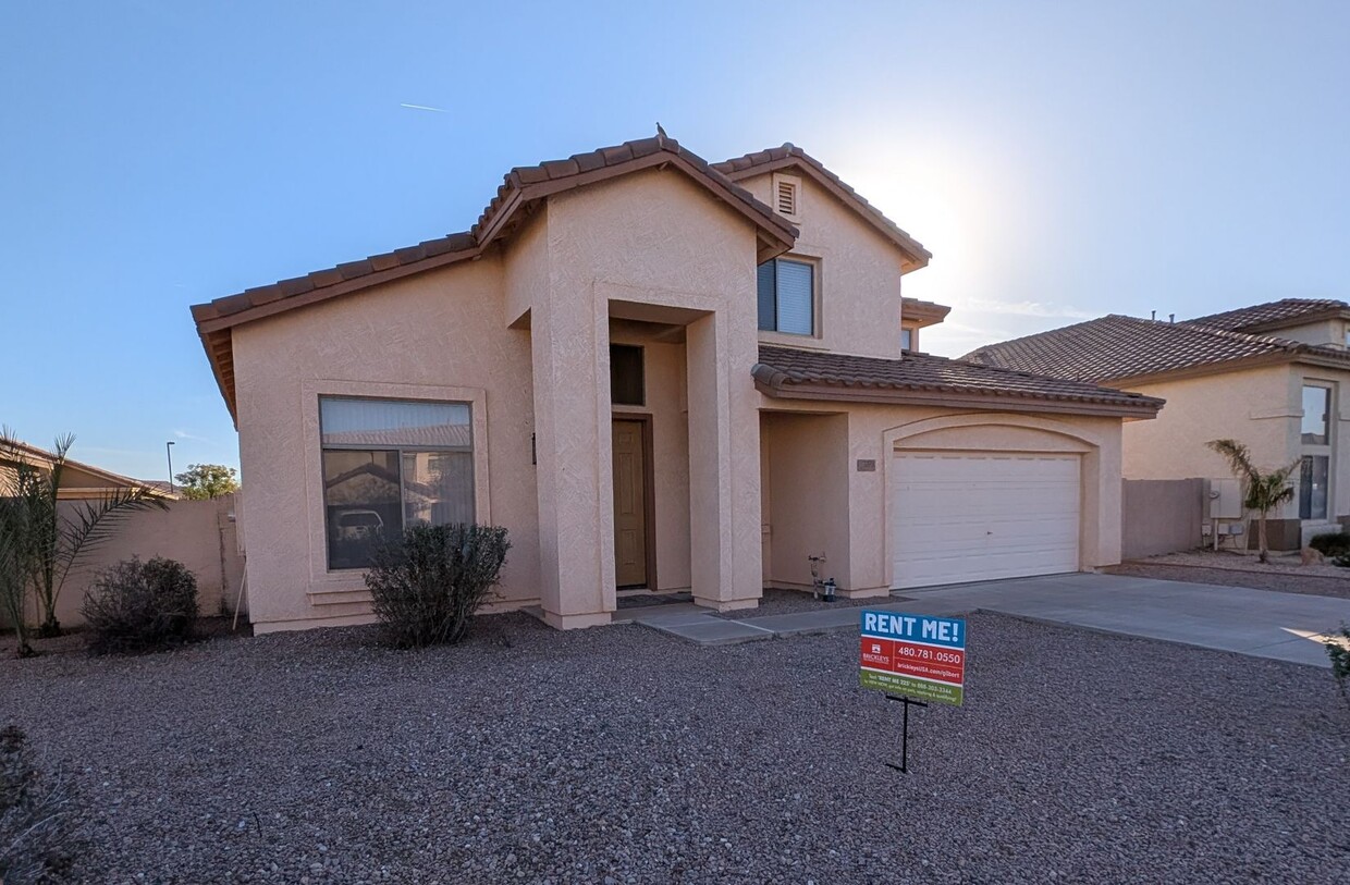 Foto principal - 4 Bedroom Home in the San Tan Ranch Commun...