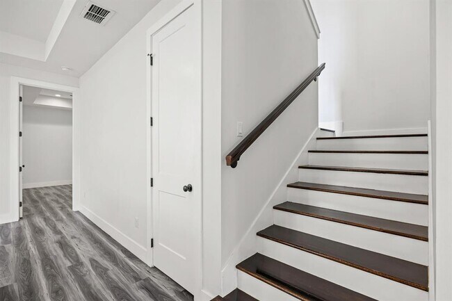 Building Photo - 813 Chihuahua St