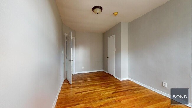 Foto del edificio - 354 E 19th St