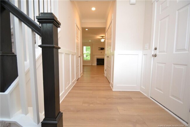 Foto del edificio - 2129 Seneca Dr