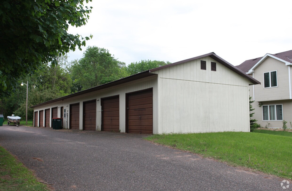 Building Photo - 520-522 4th St N