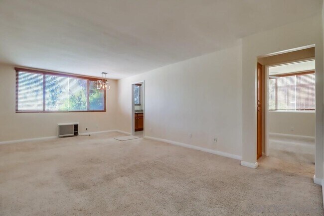 Foto del edificio - 4501 Collwood Blvd