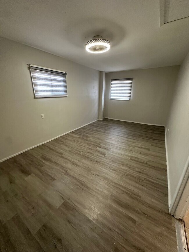 Foto del edificio - 4 Bed 1 Bath