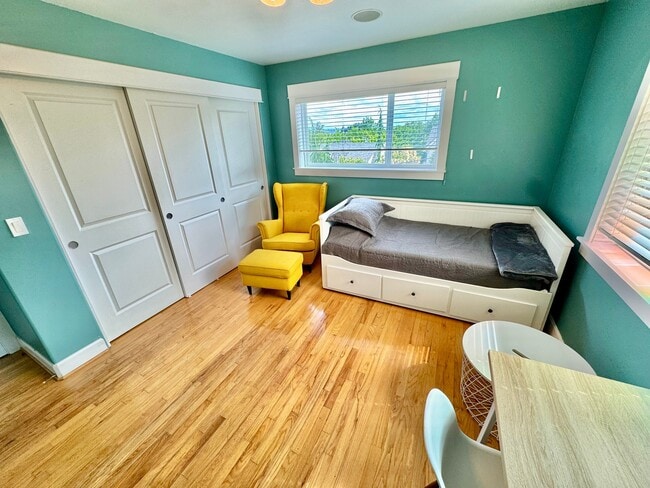 Foto del edificio - 3320 S Holly St