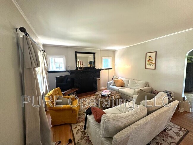 Foto del edificio - 4679 Poppleton Ave