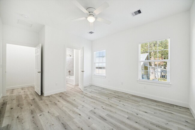 Foto del edificio - 122 W Mulberry Ave