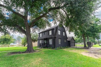 Building Photo - 8134 Niles St