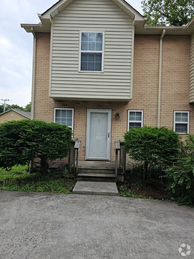 Building Photo - 1210 W Parkway Ave