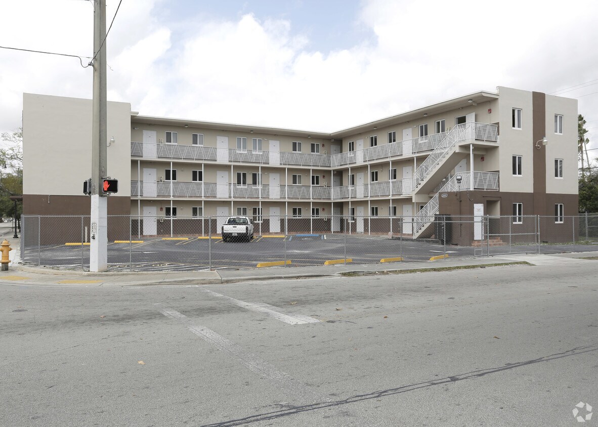 Primary Photo - 1001-1003 NW 62nd St