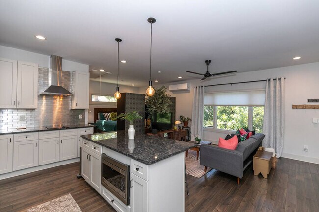 Foto del edificio - 1084 Sanders Ave SE