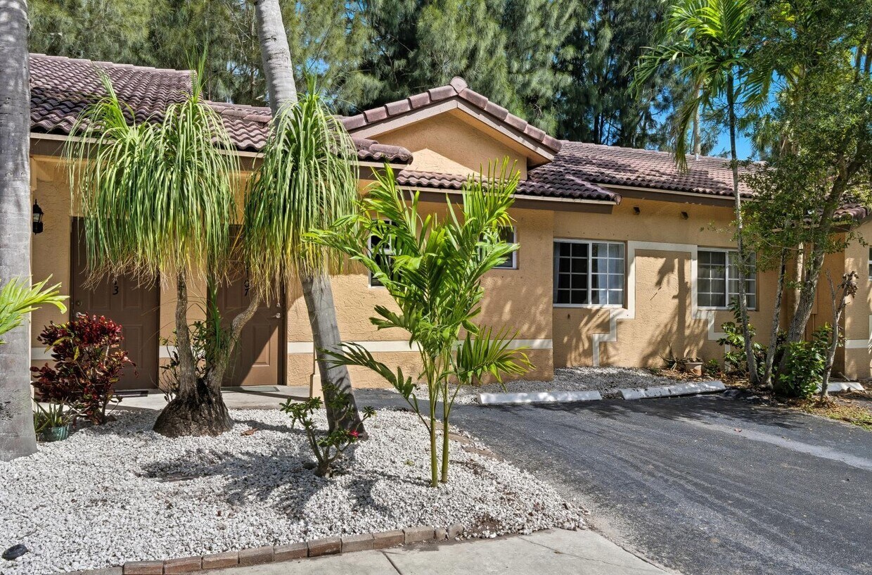 Foto principal - 6101 Garden Ct