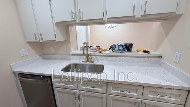Foto del edificio - 8435 Hearth Dr