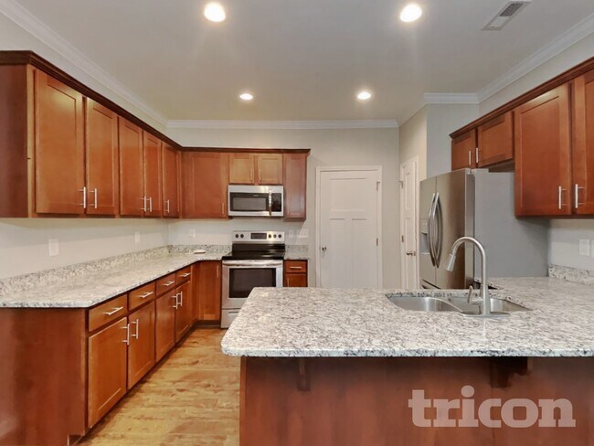 Building Photo - 877 Juno Dr