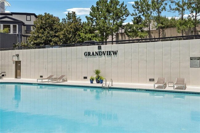 Foto del edificio - 3481 Lakeside Dr NE