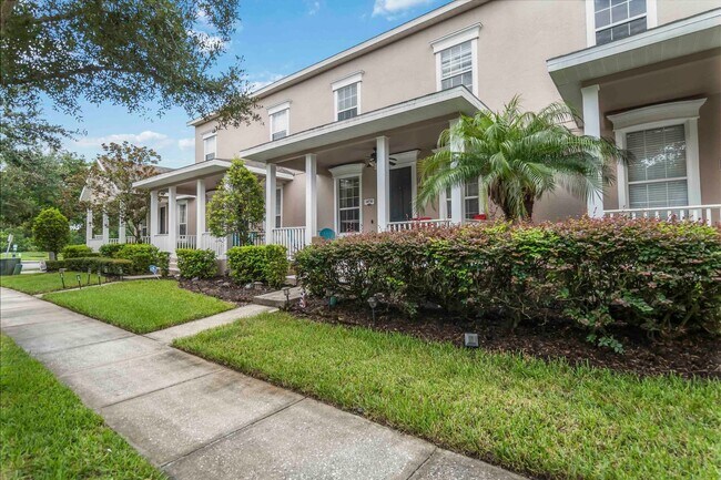 Foto del edificio - MOVE IN SPECIAL- 3/2.5 Townhome W/ 2 Car Garage For Rent in the Highly Desirable Avalon Park Comm...