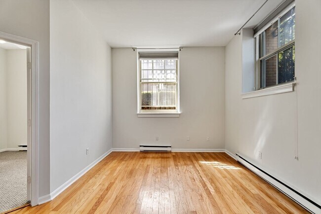 Foto del edificio - 350 W Fourth St