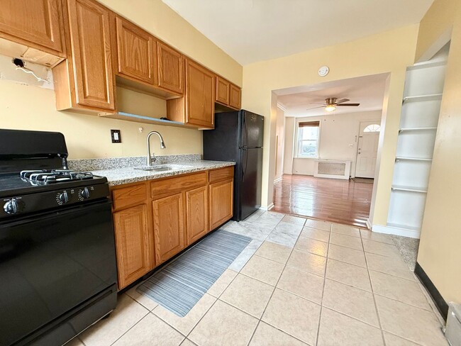 Building Photo - Charming 2-Bedroom Home in the Heart of Co...