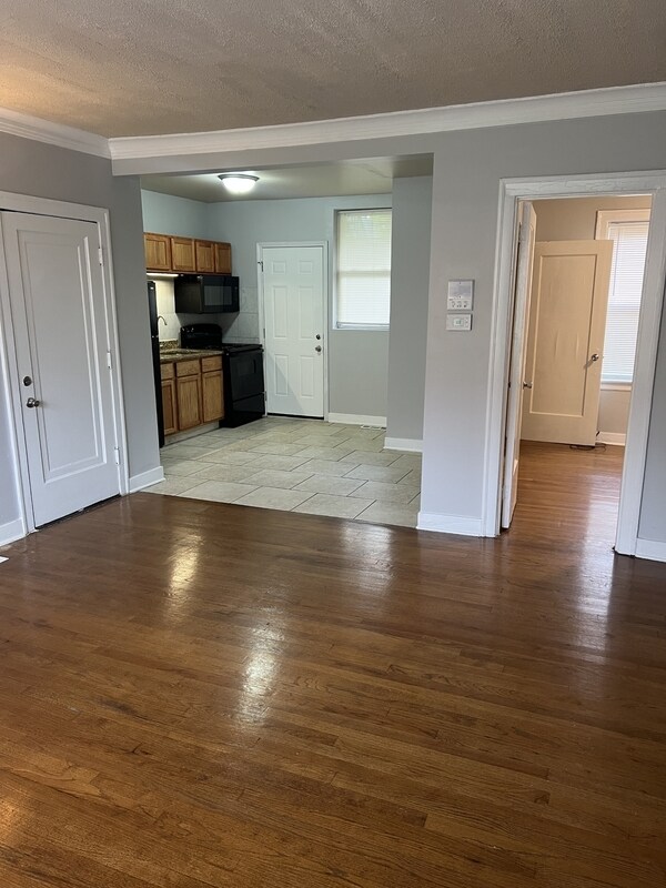 Building Photo - 1238 W 90th St