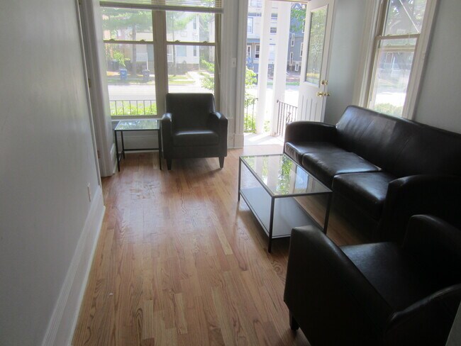 Foto del edificio - 922 S State St