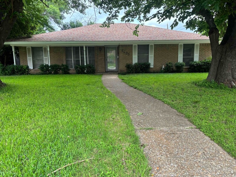 Primary Photo - 5605 Lake Haven Dr