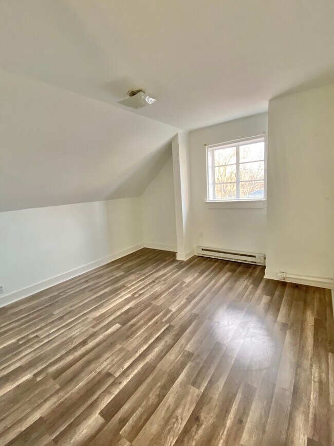 Foto del edificio - 1430 Everett Ave