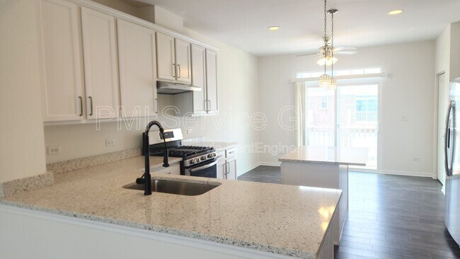 Foto del edificio - 4444 Monroe Ct