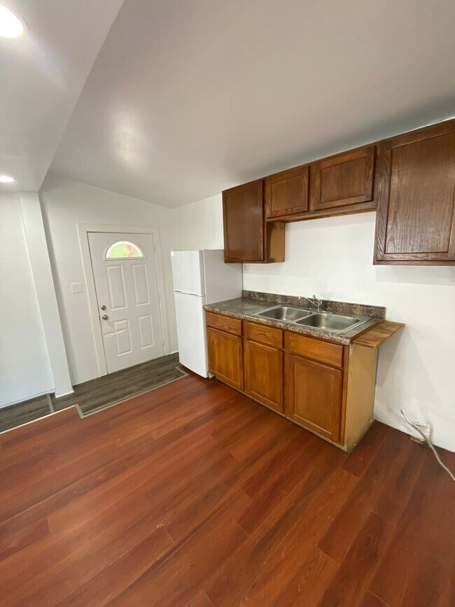 Foto del edificio - Updated 2 Bedroom 1 Bath