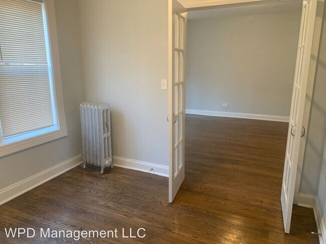 Foto del edificio - 7004 S Indiana Ave