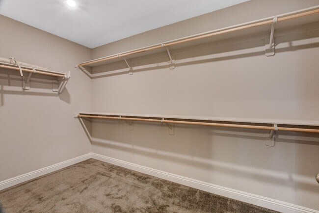 Building Photo - Stylish 3-Bedroom Home with Upgraded Kitch...