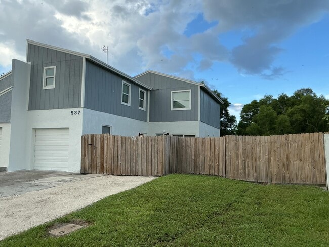 Building Photo - 537 NW 51st Ave