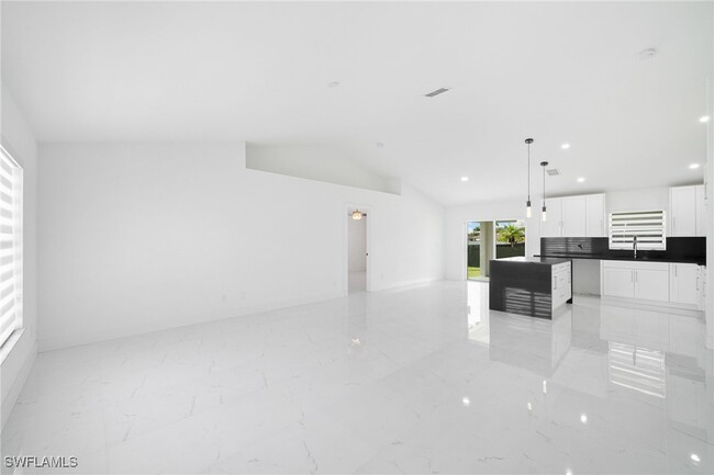 Foto del edificio - 130 NE 11th Ln