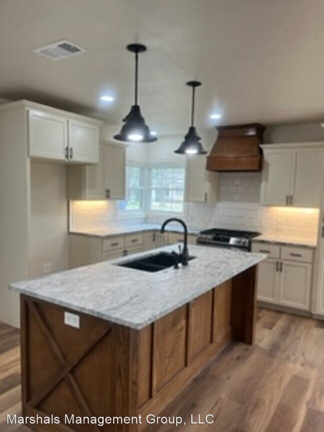 Building Photo - 3 br, 2 bath House - 1535 S 37th Street