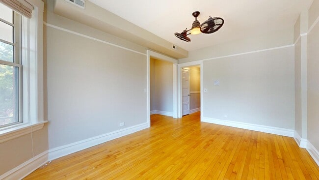 Building Photo - 1257 W Schubert Ave