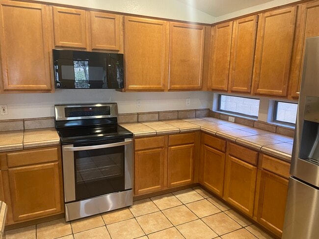 Newer Appliances - 244 W Goldfinch Way