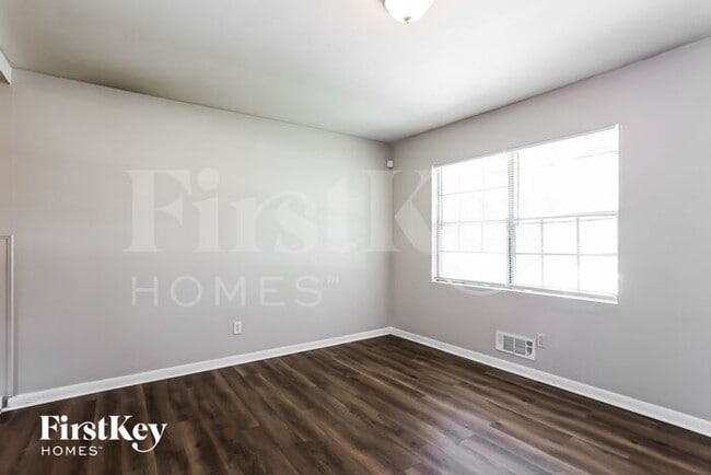 Foto del edificio - 8263 Kendrick Rd