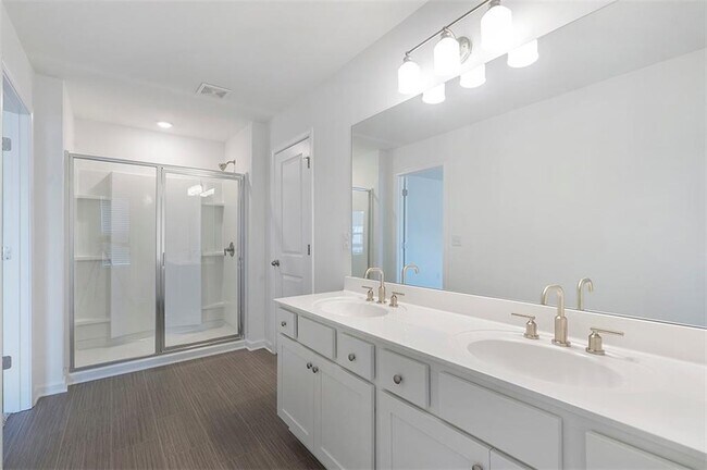 Foto del edificio - 5740 Thornton Dr