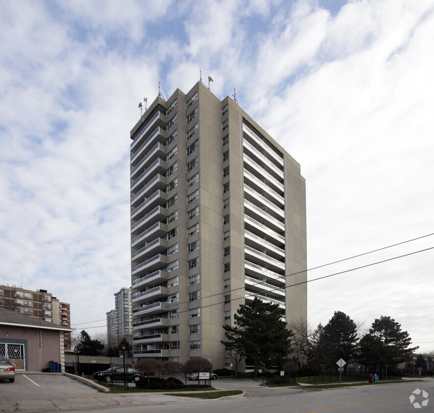 Building Photo - 2263 Marine Dr