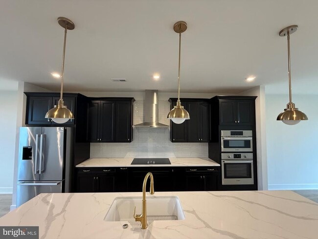 Building Photo - 13918 Aviation Pl