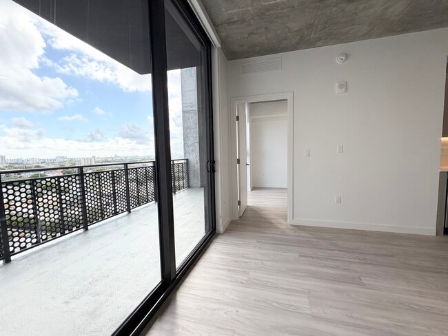 Building Photo - 1635 NE Miami Ct